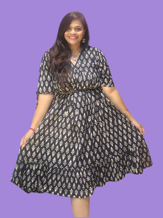 Dress with Small Motif - Black
